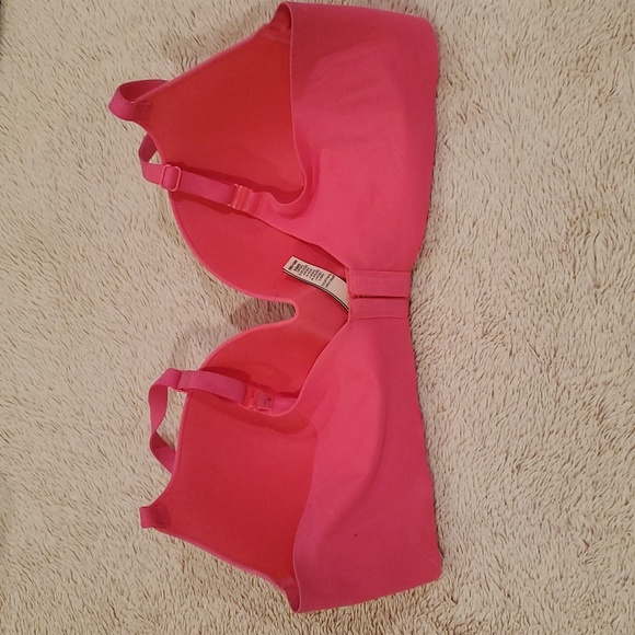 VS Pink Push-Up Bra - Picture 2 of 5